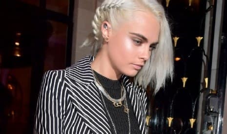 Gaya Cara Delevingne Sebelum Plontos