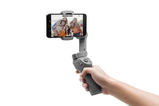 DJI Perkenalkan Osmo Mobile 3, Gimbal Smartphone yang Bisa Dilipat