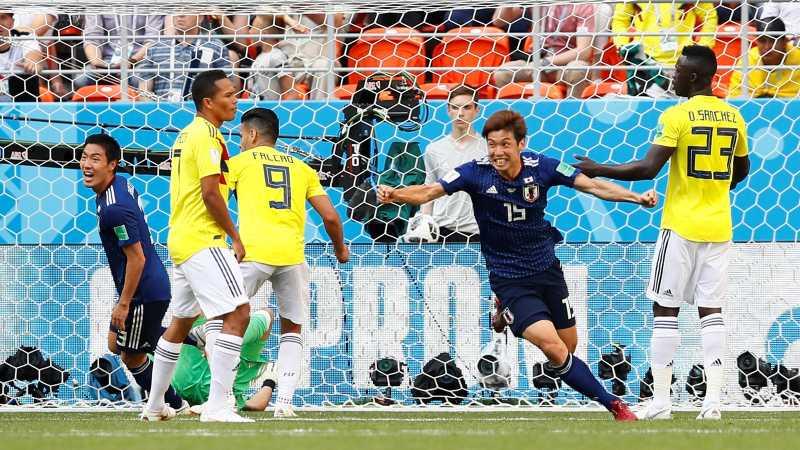 Dua Gol Bola Mati Bantu Jepang Tekuk 10 Pemain Kolombia