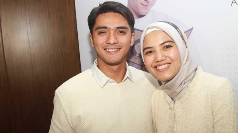 Curhat Istri Ricky Harun yang Takut Mati Muda Sebelum Berhijab