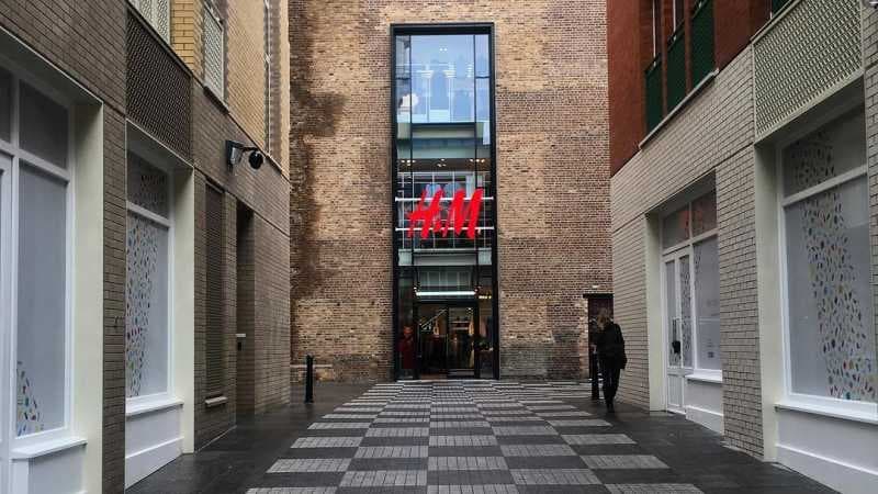 H&M Eropa Tumbang, Akan Tutup 70 Gerai Offline