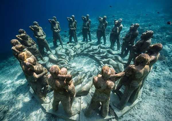 Sebuah Galeri di Bawah Laut Gili