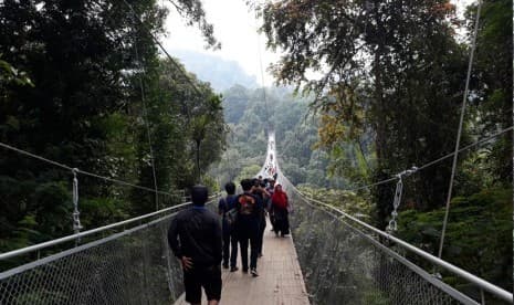 Ramainya Jembatan Gantung Terpanjang se-Asia di Sukabumi