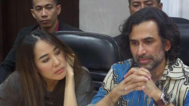 Kangen Axel yang Lagi Dibui, Ina Thomas Lakukan Ini