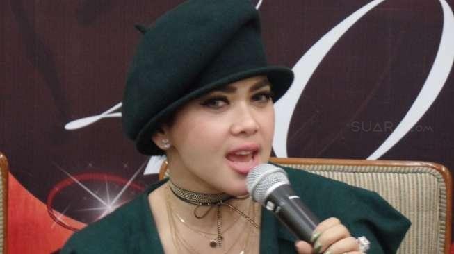 Syahrini Dihujat Gara-gara Padukan Jilbab dengan Ini