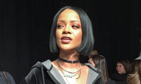 Rihanna Berduka, Sepupunya Tewas Ditembak di Barbados