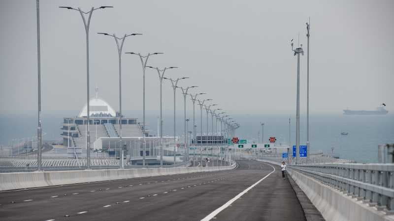 Terpanjang di Dunia, Jembatan Atas Laut Hong Kong Siap Beroperasi