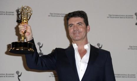 Simon Cowell Dilarikan ke Rumah Sakit