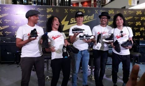 Band Slank Luncurkan Sepatu Slanked