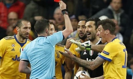 Punya Sikap Tegas, Wasit Madrid-Juve Justru Dipuji 