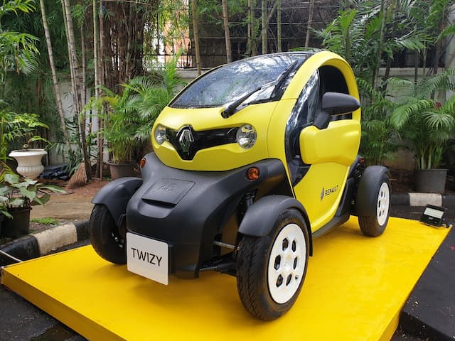 Review Renault Twizy, Kalau Dijual di Indonesia, Pada Mau Beli?