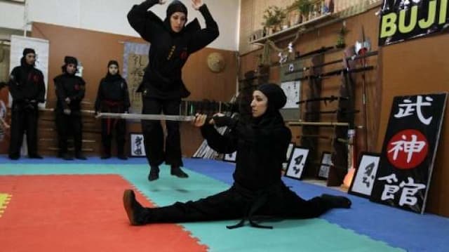 Wow, Perempuan di Iran Banyak yang Jadi Ninja